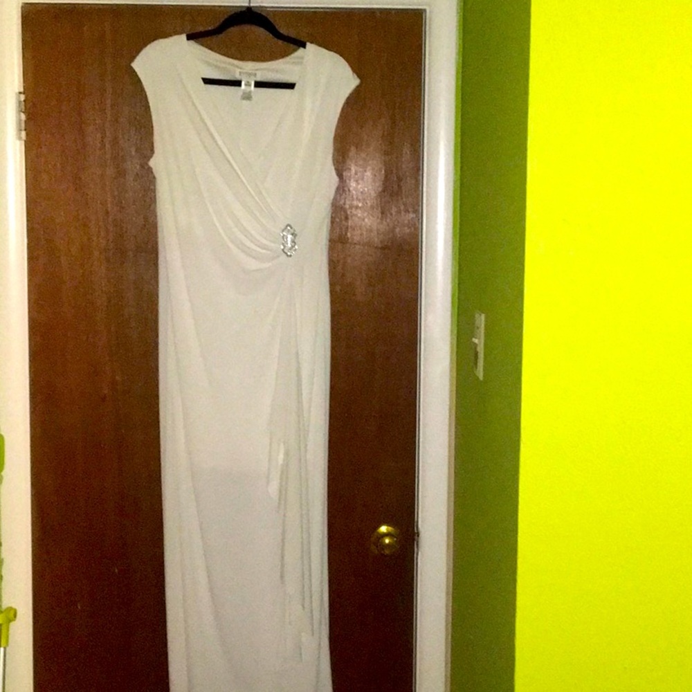 White Formal Maxi Dress w/Rhinestone Detail Sz 14
